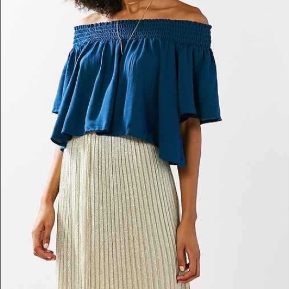 KIMCHI BLUE UO | off the shoulder smocked crop top - Picture 1 of 8